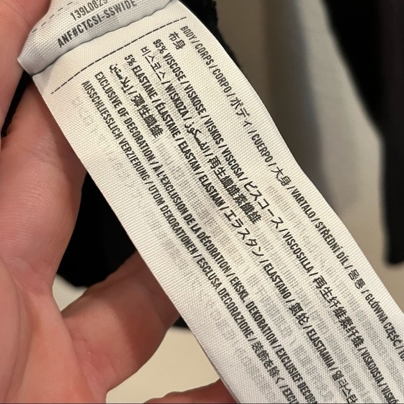 Abercrombie and Fitch black rubbed mock neck long sleeve top size xlarge - Picture 3 of 7